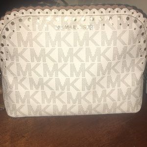 A real Michael Kors purse